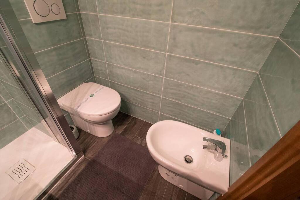 Alice'S Guest Parking & Wi-Fi Apartment Pisa Bagian luar foto